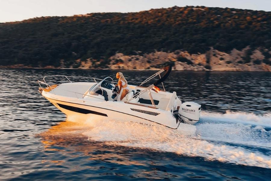 Karnic 652 front Karnic 652 front